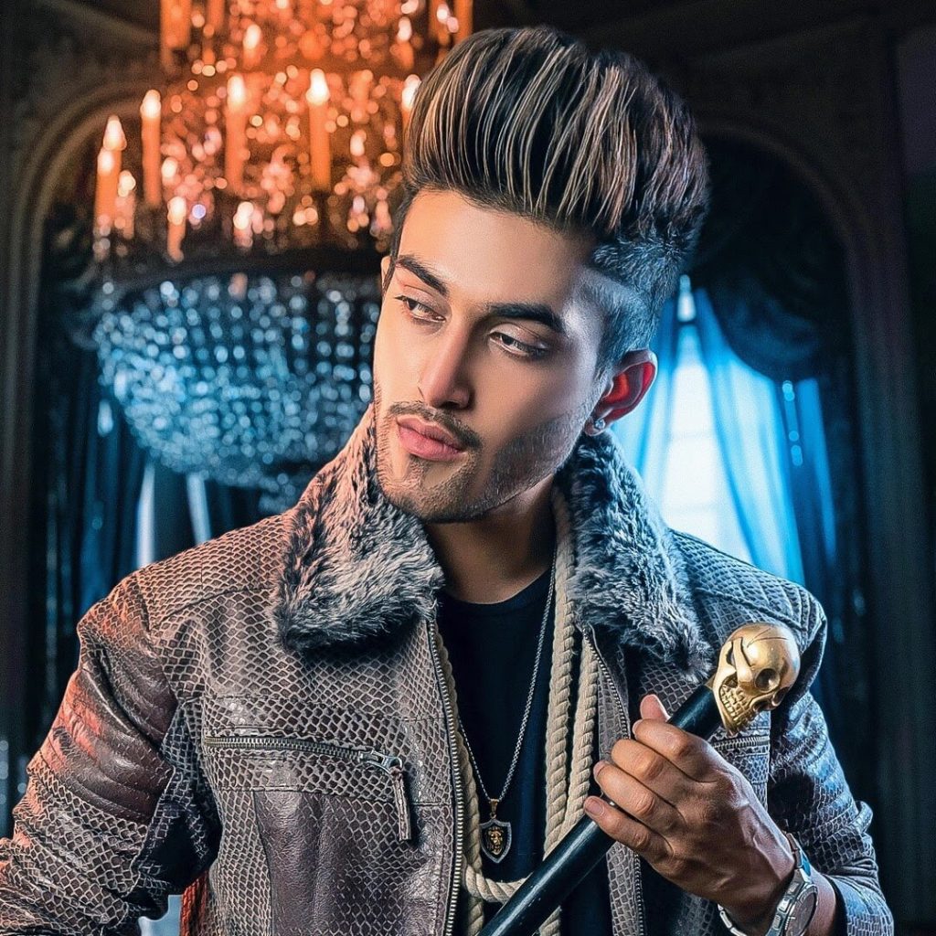 Sameer Mark Looks And Hairstyle